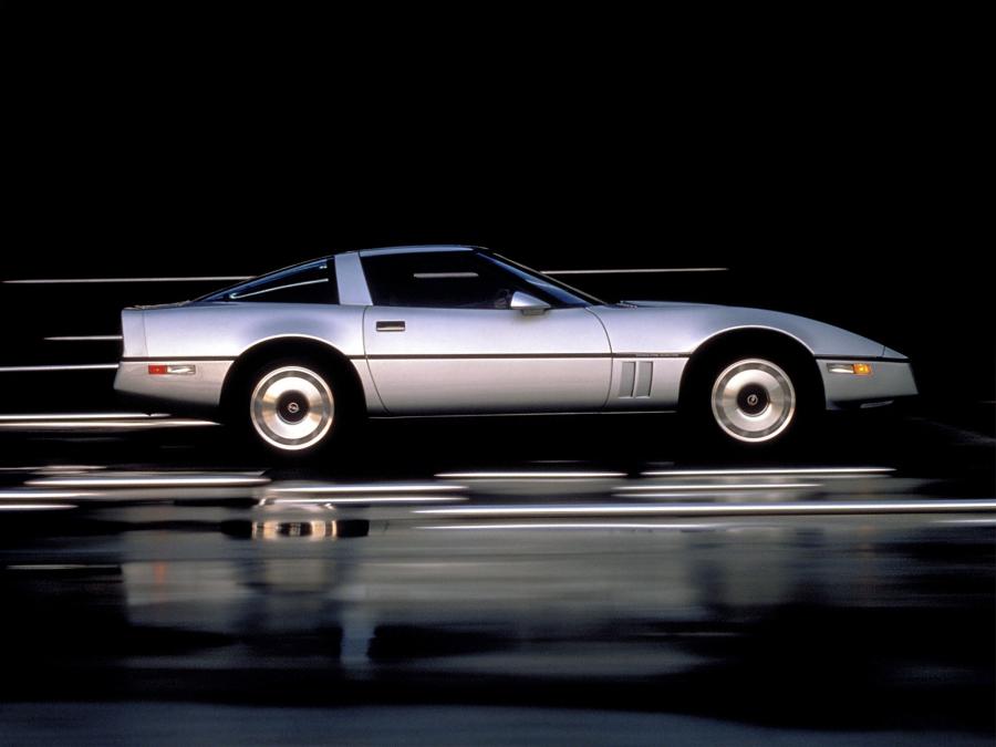  Chevrolet Corvette Coupe 1983 года  (фото 23 из 26)